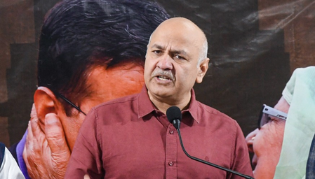 भाजपा के सामने झुकने वाले सांसदों ने पंजाब के लोगों के साथ गद्दारी की मनीष सिसोदिया