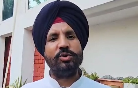 आप सांसदों के भाजपा में शामिल होने पर कांग्रेस का तंज, मूल रास्ते से भटक चुकी है पार्टी