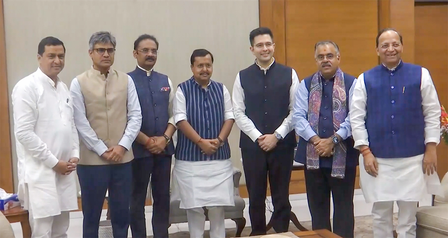 भाजपा में शामिल हुए राघव चड्ढा, संदीप पाठक और अशोक मित्तल, नितिन नवीन ने खिलाई मिठाई