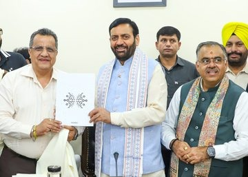 अमृतसर के व्यापारियों का सीएम सैनी ने किया स्वागत, सोनीपत में ड्राई फ्रूट थोक बाजार को मिली हरी झंडी