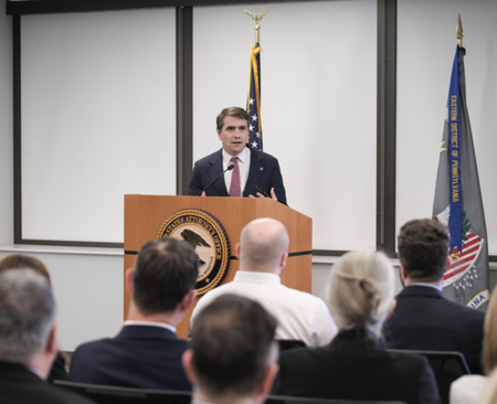 यूएस के कार्यवाहक एजी बोले,ट्रंप प्रशासन के अधिकारियों को निशाना बनाना चाहता था गनमैन