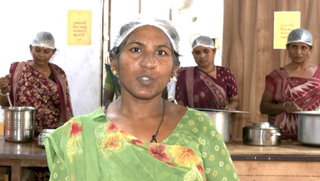 गुजरात सरकार की ‘मंगलम कैंटीन’ स्कीम ने महिलाओं को बनाया आत्मनिर्भर