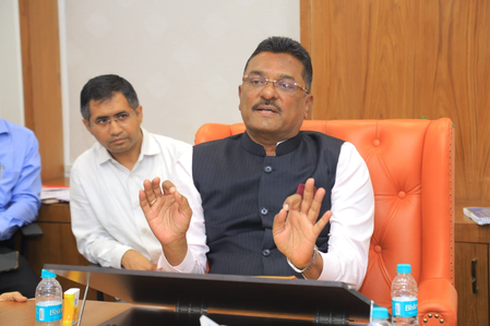 महाराष्ट्र रिक्शा और टैक्सी चालकों को मराठी सीखने के लिए दी गई समय सीमा बढ़ाने पर फैसला करेगा आरटीओ