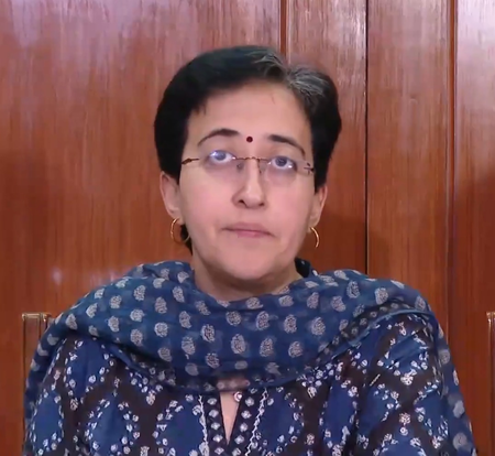 मोदी की गारंटी पर आतिशी का तंज, पूछा- दिल्ली की महिलाओं के 2500 रुपये कहां गए?