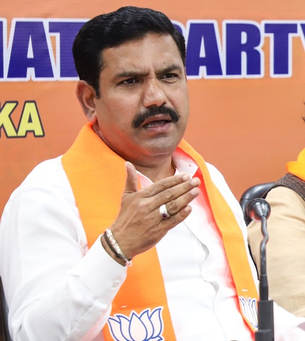 कर्नाटक में छात्र की मौत पर सियासत पुलिस उत्पीड़न के आरोप, भाजपा ने सरकार से मांगा जवाब