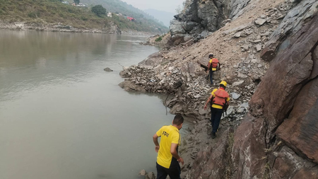 अलकनंदा में लापता नीट छात्र की तलाश चौथे दिन भी जारी, तेज धारा बनी बड़ी चुनौती
