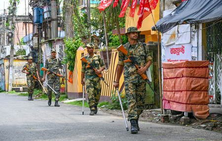 बंगाल चुनाव  जबरदस्त सुरक्षा व्यवस्था से बंपर वोटिंग, भद्रलोक ने सोनार बांग्ला की दिखाई राह