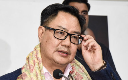 किरेन रिजिजू का हज के लिए हवाई किराए में बढ़ोतरी पर बयान, सरकार ने बातचीत के जरिए कम कराया बोझ