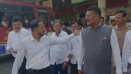 महाराष्ट्र  मंत्री प्रताप सरनाईक पहुंचे बस स्टैंड, अव्यवस्था और गदंगी को देखकर अधिकारियों को लगाई फटकार