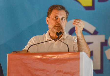 कमर्शियल गैस सिलेंडर की कीमतों में भारी बढ़ोतरी को राहुल गांधी ने बताया चुनावी बिल