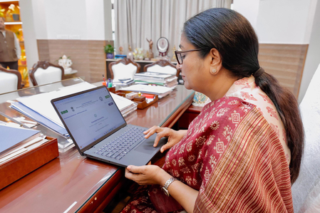 दिल्ली की सीएम रेखा गुप्ता ने स्व-गणना के माध्यम से जनगणना में विवरण दर्ज कराया