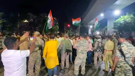 बंगाल चुनाव बिधाननगर मतगणना केंद्र के बाहर तृणमूल और भाजपा कार्यकर्ताओं में झड़प