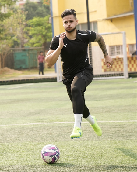 एयरपोर्ट की भीड़ उपलब्धि की अहमियत को परिभाषित नहीं करती सुमित राठी
