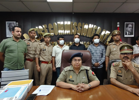 नोएडा टूर पैकेज के नाम पर करोड़ों की ठगी, रेंजर्स क्लब कंपनी के 3 डायरेक्टर गिरफ्तार