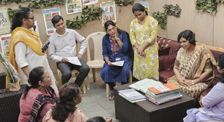 मुंबई एनसीडब्ल्यू प्रमुख ने हिंसा की शिकार महिलाओं के लिए बने वन स्टॉप सेंटर का दौरा किया