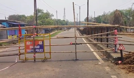 धनबाद-बोकारो मार्ग खोलने पर सोमवार को अहम बैठक, आश्वासन के बाद विधायक का अनशन खत्म