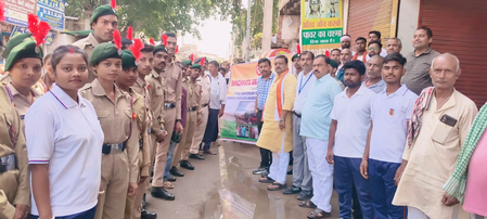 मालदा अभयपुर रेलवे स्टेशन पर चलाया विशेष स्वच्छता एवं जन-जागरूकता अभियान