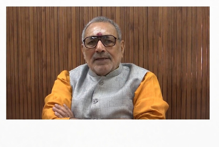 गिरिराज सिंह ने राहुल पर साधा निशाना, कहा- देश के आह्वान पर लोगों ने जान और दान दोनों दिए