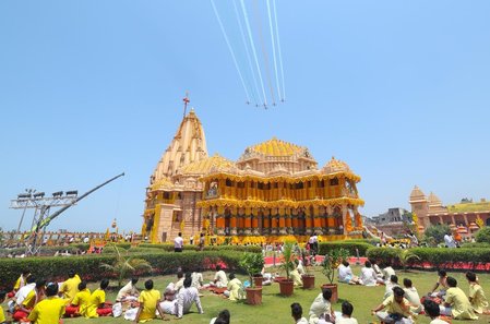 सोमनाथ अमृत महोत्सव के दौरान आकाश में दिखा गौरव और शौर्य का अद्भुत संगम पीएम मोदी