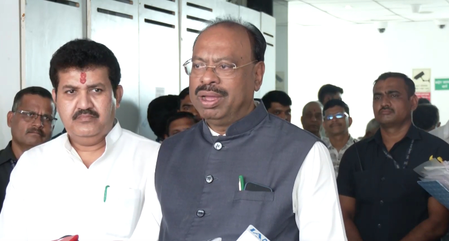 मुख्यमंत्री फडणवीस ने मंत्रियों और अधिकारियों को ईंधन बचत के दिए निर्देश चंद्रशेखर बावनकुले