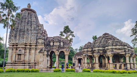 शिव के नटराज स्वरूप को समर्पित 10वीं शताब्दी का अद्भुत मंदिर, पर्यटकों का भी पसंदीदा स्थल शिव के नटराज स्वरूप को समर्पित 10वीं शताब्दी का अद्भुत मंदिर, पर्यटकों का भी पसंदीदा स्थल