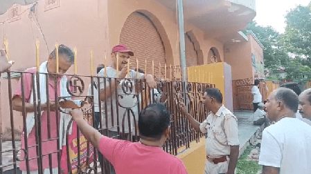 झारखंडः जामताड़ा के मंदिर में मां पार्वती की मूर्ति क्षतिग्रस्त किए जाने से लोगों में आक्रोश