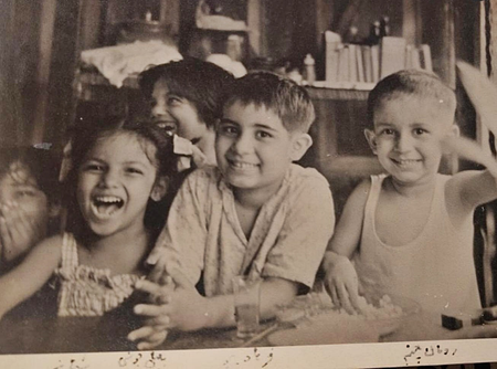 कितनी प्यारी बच्ची है, शबाना आजमी ने शेयर की बचपन की ब्लैक एंड व्हाइट तस्वीर कितनी प्यारी बच्ची है, शबाना आजमी ने शेयर की बचपन की ब्लैक एंड व्हाइट तस्वीर