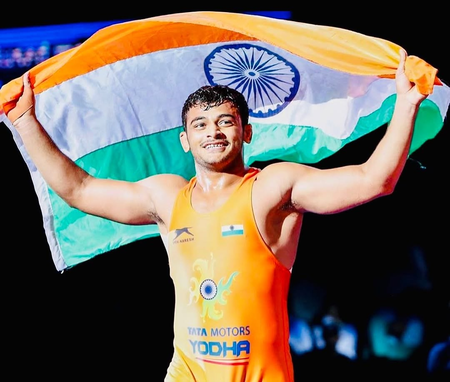 पहलवानी के माहौल में पले-बढ़े दीपक पूनिया, जिन्होंने छोटी-सी उम्र में सभी को चौंकाया पहलवानी के माहौल में पले-बढ़े दीपक पूनिया, जिन्होंने छोटी-सी उम्र में सभी को चौंकाया