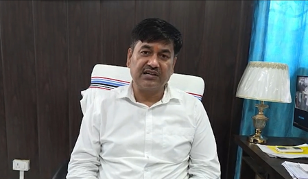 झारखंड पेट्रोल-डीजल के लिए वसूले जा रहे थे अतिरिक्त पैसे, प्रशासन ने पेट्रोल पंप किया सील झारखंड पेट्रोल-डीजल के लिए वसूले जा रहे थे अतिरिक्त पैसे, प्रशासन ने पेट्रोल पंप किया सील