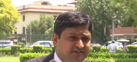 स्ट्रीट डॉग्स पर सुप्रीम कोर्ट के फैसले का स्वागत के साथ विरोध भी, वकीलों-कार्यकर्ताओं की मिली-जुली प्रतिक्रिया स्ट्रीट डॉग्स पर सुप्रीम कोर्ट के फैसले का स्वागत के साथ विरोध भी, वकीलों-कार्यकर्ताओं की मिली-जुली प्रतिक्रिया