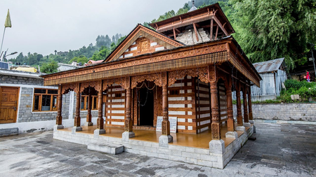 हिमाचल की गोद में बसा महर्षि वशिष्ठ का पवित्र गांव, जहां औषधीय कुंड में स्नान करने से दूर होती है रोग-व्याधि हिमाचल की गोद में बसा महर्षि वशिष्ठ का पवित्र गांव, जहां औषधीय कुंड में स्नान करने से दूर होती है रोग-व्याधि
