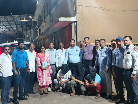 पश्चिम बंगाल बमबाजी मामले के फरार तीन आरोपी मुंबई से गिरफ्तार, मास्टरमाइंड भी पकड़ा गया पश्चिम बंगाल बमबाजी मामले के फरार तीन आरोपी मुंबई से गिरफ्तार, मास्टरमाइंड भी पकड़ा गया