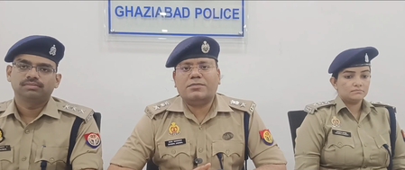 गाजियाबाद में नशे के कारोबार पर कार्रवाई, महिला गिरफ्तार, गांजा-स्मैक और लाखों की नकदी बरामद गाजियाबाद में नशे के कारोबार पर कार्रवाई, महिला गिरफ्तार, गांजा-स्मैक और लाखों की नकदी बरामद
