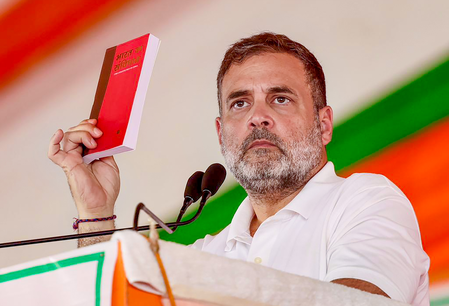 ये कैसी लोकतंत्र की दुहाई, पश्चिम बंगाल में जिस बात से थी परेशानी केरलम में कांग्रेस ने खुद वही दोहराई ये कैसी लोकतंत्र की दुहाई, पश्चिम बंगाल में जिस बात से थी परेशानी केरलम में कांग्रेस ने खुद वही दोहराई