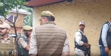 Pakistan pushed Hibzul-Al-Badr alliance to revive terror in Kashmir: Intel Pakistan pushed Hibzul-Al-Badr alliance to revive terror in Kashmir: Intel
