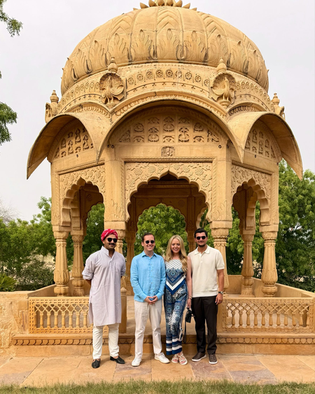 टिफनी ट्रंप ने पति माइकल बुलोस के साथ किया जैसलमेर फोर्ट का दीदार, राजस्थान की खूबसूरती को बताया शानदार टिफनी ट्रंप ने पति माइकल बुलोस के साथ किया जैसलमेर फोर्ट का दीदार, राजस्थान की खूबसूरती को बताया शानदार