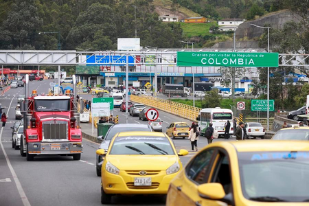 Ecuador lifts 100 pc tariff on Colombian goods from today Ecuador lifts 100 pc tariff on Colombian goods from today