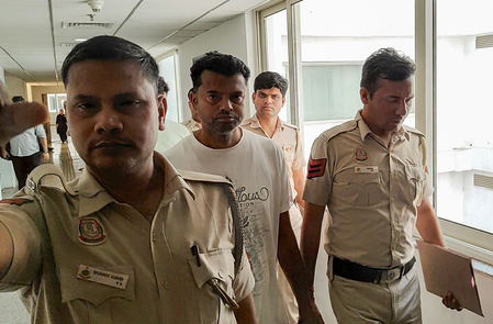 नीट पेपर लीक मामला दिल्ली की अदालत ने 24 जुलाई तक बढाई सभी 13 आरोपियों की न्यायिक हिरासत नीट पेपर लीक मामला दिल्ली की अदालत ने 24 जुलाई तक बढाई सभी 13 आरोपियों की न्यायिक हिरासत
