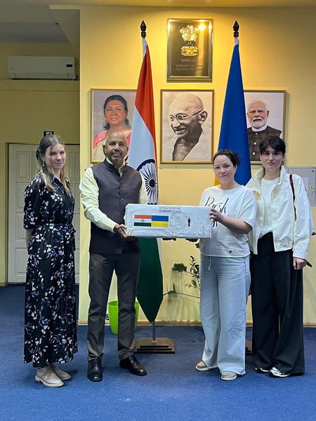 India hands over humanitarian aid to Ukraine's health ministry India hands over humanitarian aid to Ukraine's health ministry