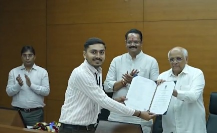 गुजरात में कृषि क्षेत्र को मिलेगी नई ताकत, 415 कृषि सहायकों को नियुक्ति पत्र गुजरात में कृषि क्षेत्र को मिलेगी नई ताकत, 415 कृषि सहायकों को नियुक्ति पत्र