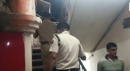 पटना में खान सर के कैंपस के पास फायरिंग, मौके पर पहुंची पुलिस पटना में खान सर के कैंपस के पास फायरिंग, मौके पर पहुंची पुलिस