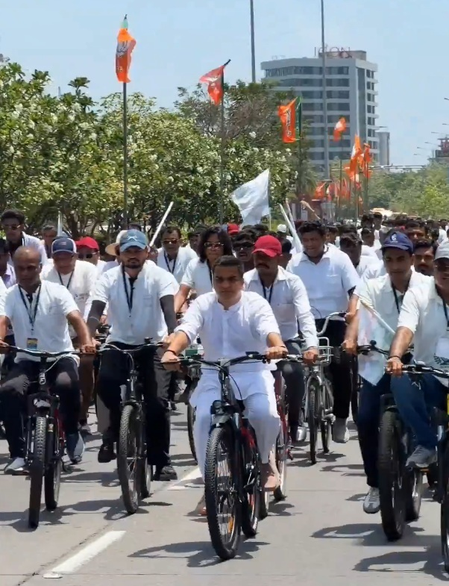 सूरत में पीएम मोदी को सुनने के लिए हजारों लोग साइकिल चलाकर पहुंचे  हर्ष संघवी