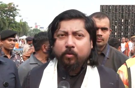 टीएमसी पर भाजपा नेताओं ने कसा तंज, कहा-15 वर्षों से बंगाल के खेल पर अंधेरा छाया था टीएमसी पर भाजपा नेताओं ने कसा तंज, कहा-15 वर्षों से बंगाल के खेल पर अंधेरा छाया था