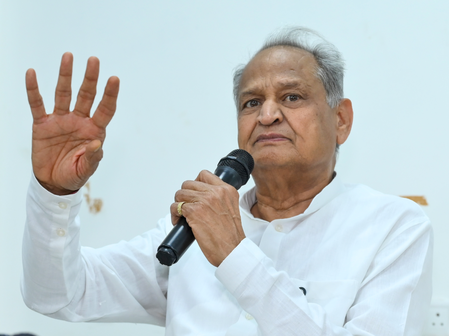 कांग्रेस अध्यक्ष बनने के लिए मैं क्यों मना करूंगा, लेकिन मेरे साथ साजिश हई अशोक गहलोत कांग्रेस अध्यक्ष बनने के लिए मैं क्यों मना करूंगा, लेकिन मेरे साथ साजिश हई अशोक गहलोत