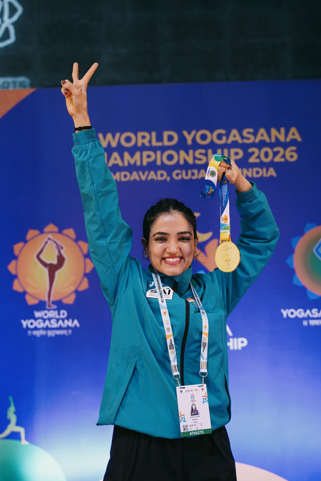 वर्ल्ड योगासन चैंपियनशिप पूर्व मिस गुजरात सुपर मॉडल हीना राजगोर ने जीता गोल्ड, 50 मेडल के साथ टॉप पर भारत वर्ल्ड योगासन चैंपियनशिप पूर्व मिस गुजरात सुपर मॉडल हीना राजगोर ने जीता गोल्ड, 50 मेडल के साथ टॉप पर भारत