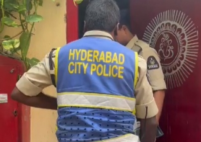 हैदराबाद और साइबराबाद में शराब पीकर गाड़ी चलाने के आरोप में 700 से ज्यादा लोग पकड़े गए हैदराबाद और साइबराबाद में शराब पीकर गाड़ी चलाने के आरोप में 700 से ज्यादा लोग पकड़े गए