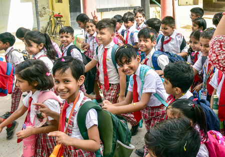 असम के गोलपारा जिले के स्कूलों में नॉन-वेज टिफिन पर रोक, आदेश तत्काल प्रभाव से लागू असम के गोलपारा जिले के स्कूलों में नॉन-वेज टिफिन पर रोक, आदेश तत्काल प्रभाव से लागू