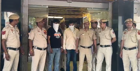 दिल्ली कारोबारी से काला जठेड़ी गैंग के नाम पर रंगदारी मांगने वाले दो आरोपी गिरफ्तार दिल्ली कारोबारी से काला जठेड़ी गैंग के नाम पर रंगदारी मांगने वाले दो आरोपी गिरफ्तार