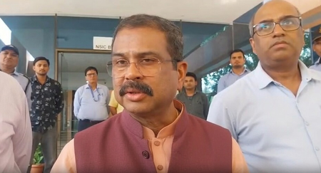 नीट परीक्षा को लेकर धर्मेंद्र प्रधान बोले- इस बार नहीं होगी कोई गलती, दोषियों को मिलेगी कड़ी सजा नीट परीक्षा को लेकर धर्मेंद्र प्रधान बोले- इस बार नहीं होगी कोई गलती, दोषियों को मिलेगी कड़ी सजा
