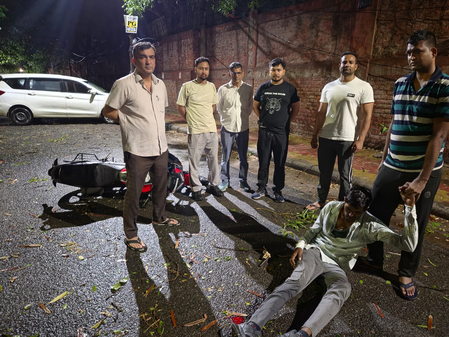 साउथ ईस्ट दिल्ली में पुलिस से मुठभेड़ में बदमाश घायल, चोरी, डकैती समेत 17 केस दर्ज साउथ ईस्ट दिल्ली में पुलिस से मुठभेड़ में बदमाश घायल, चोरी, डकैती समेत 17 केस दर्ज